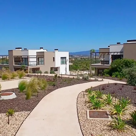 Apart Otel Pestana Valley Nature Village Estômbar